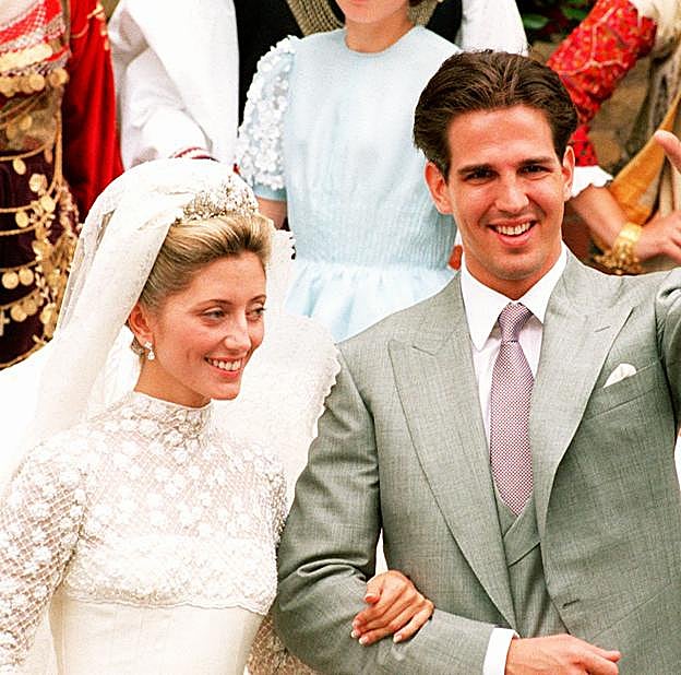 Icono de estilo indiscutible y... ¿mejor vestida que Doña Letizia? Todas las veces que Marie-Chantal Miller deslumbró con sus looks y se convirtió en la reina del glamour