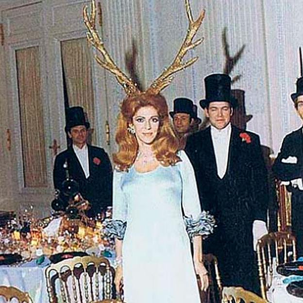 La fiesta más surrealista de los Rothschild que reunió a Dalí y a Audrey Hepburn en un castillo francés