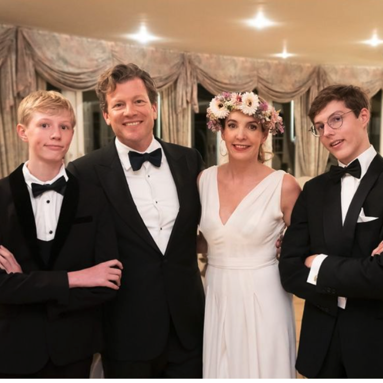 Imagen de la segunda boda de Tessy Antony-de Nassau junto a Frank Floessel, en compañía de sus hijos con Luis de Luxemburgo, Gabriel y Noah.