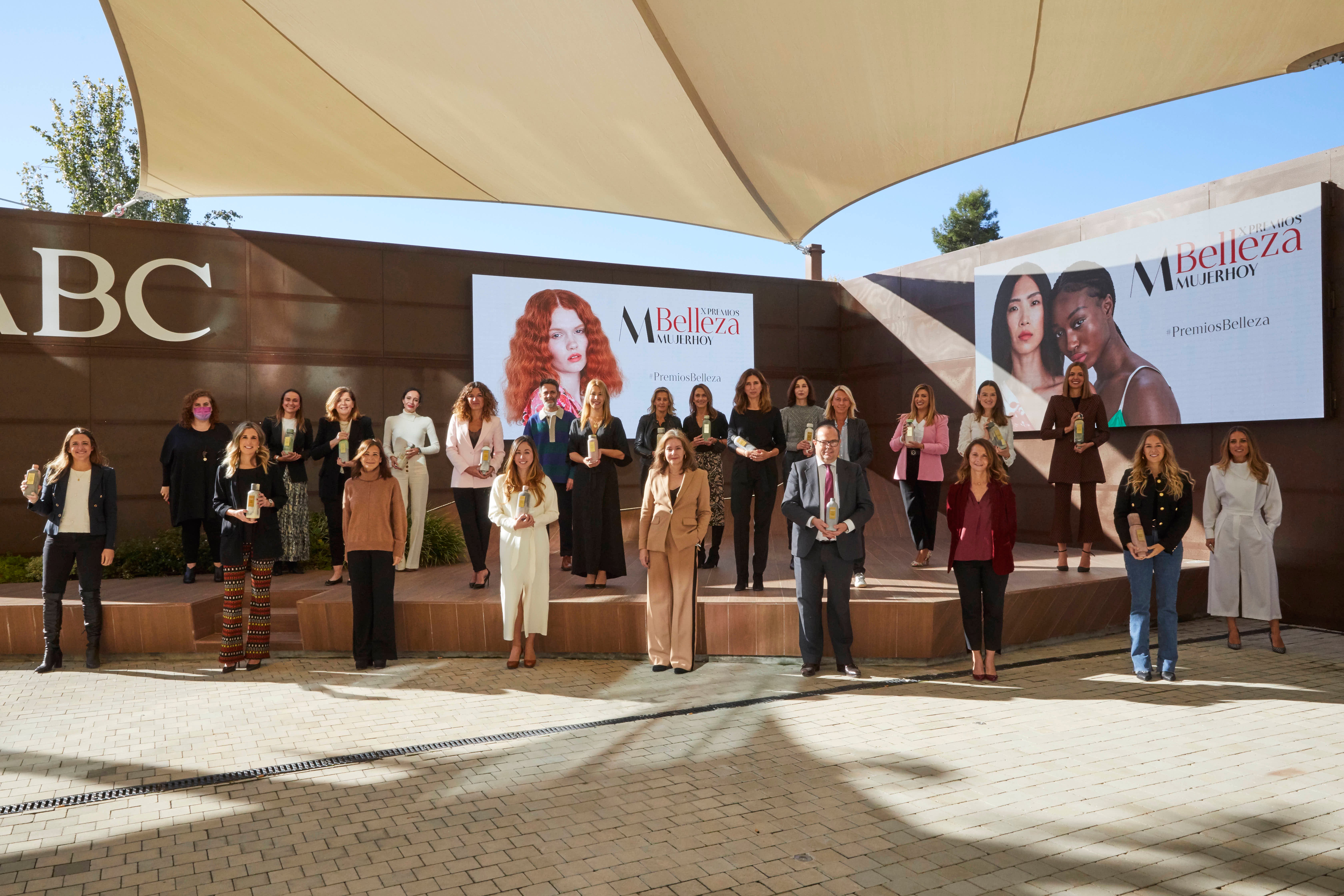 Todos los galardonados en los X Premios Belleza Mujerhoy.