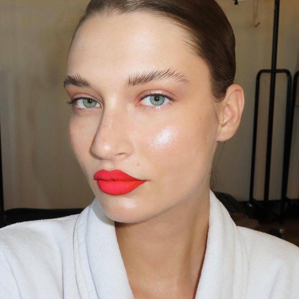 Pincha en la imagen para ver Cremas hidratantes antiedad de alta eficacia que restan años y que puedes comprar ya mismo en la farmacia online