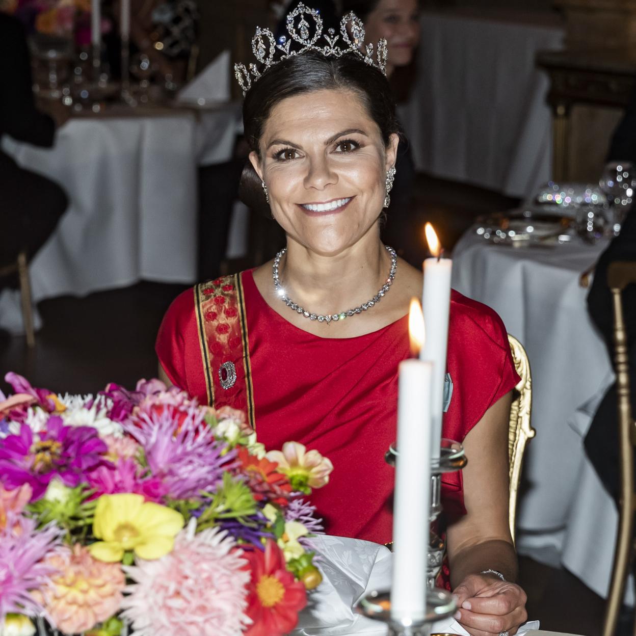 Si quieres ver a más plebeyos que se casaron con la realeza, pincha en la imagen.