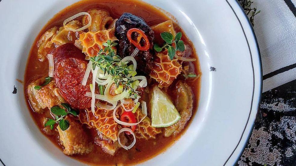 La Almudena es una excusa extraordinaria para proponerte una ruta por los platos típicos más castizos