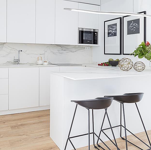 Trucos de decoración fáciles y baratos para transformar tu cocina sin obras (y que parezca más grande y luminosa)