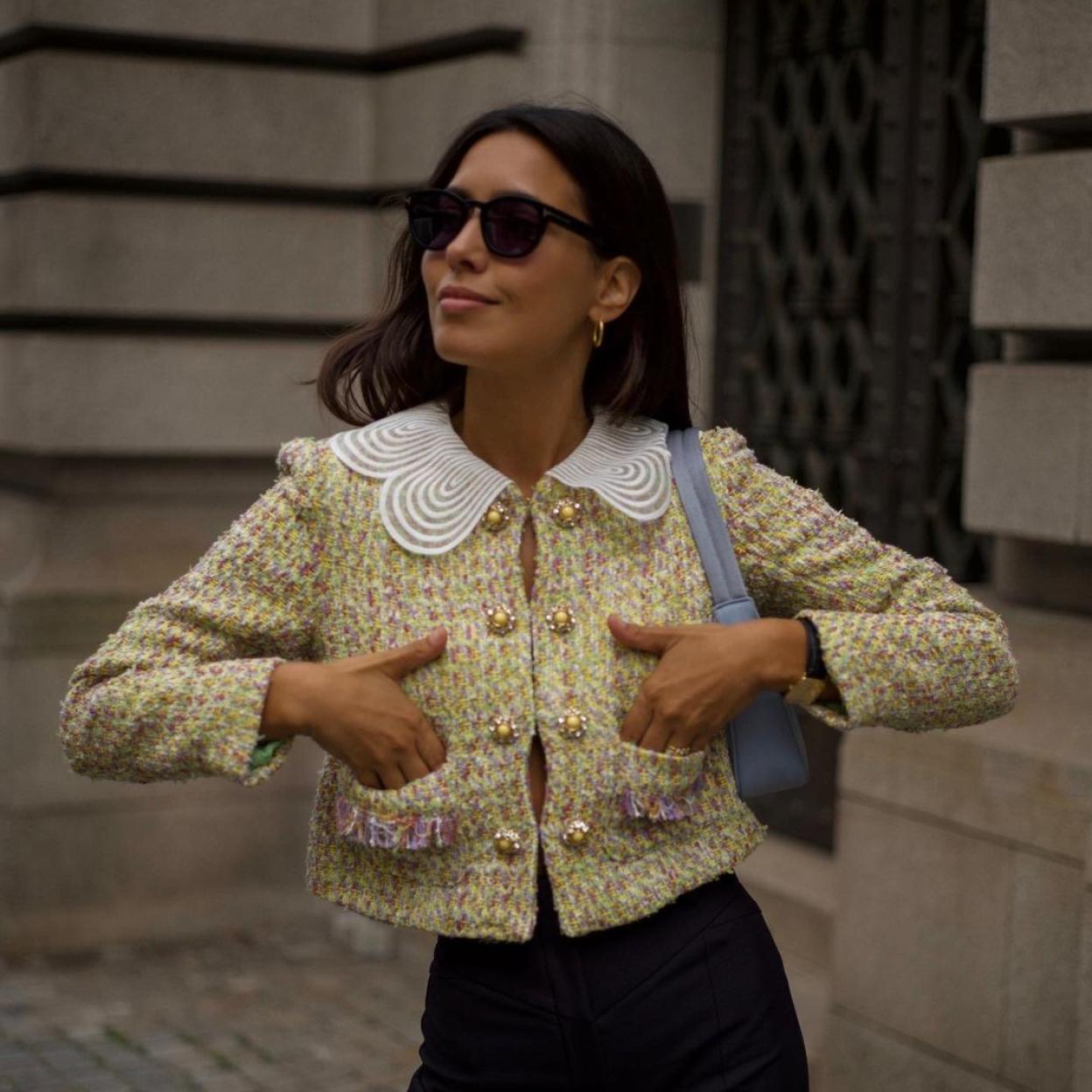 Esta chaqueta joya de Uterqüe es una de las prendas más especiales de su nueva colección de fiesta. Pincah en la imagen para descubrir otras novedades de la firma. 