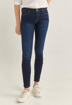 Imagen secundaria 2 - Los slim de algodón reciclado los encontrarás en varios colores