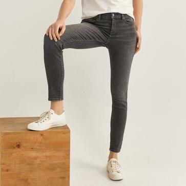 Imagen secundaria 1 - Los slim de algodón reciclado los encontrarás en varios colores