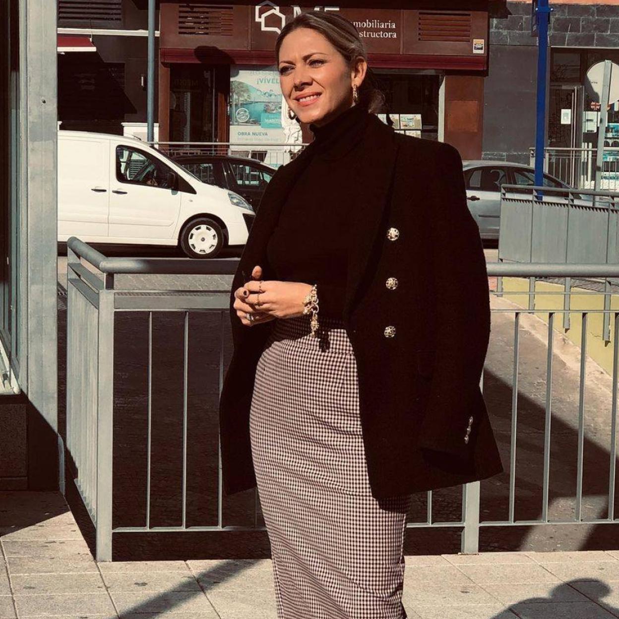 Pincha en la foto para ver ropa, calzado y complementos rojos; el color más favorecedor de la temporada y que puedes incorporar a tus conjuntos de tantas formas como imagines