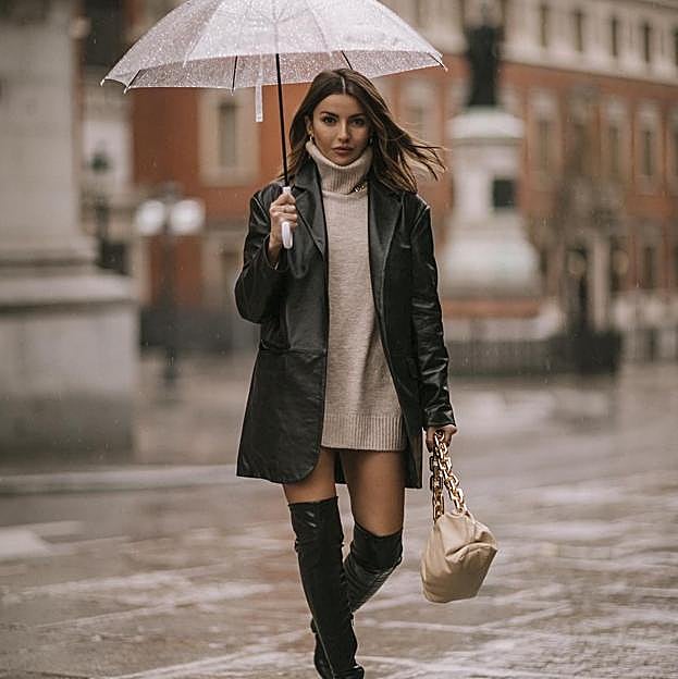 Los dos vestidos mini de lo nuevo de Sfera son perfectos para llevar con botas altas toda la temporada
