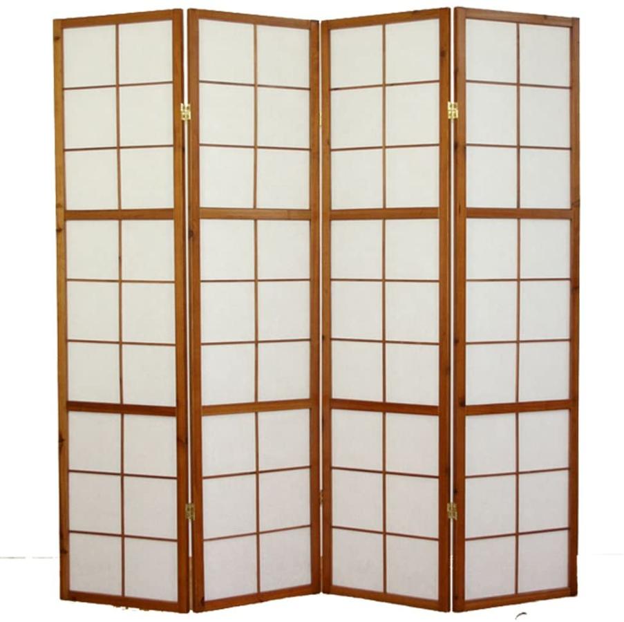 También en Amazon, hemos encontrado un biombo muy sencillo de inspiración japonesa elaborado con madera oscura y papel de arroz.  Lo puedes encontrar por 93 euros . 