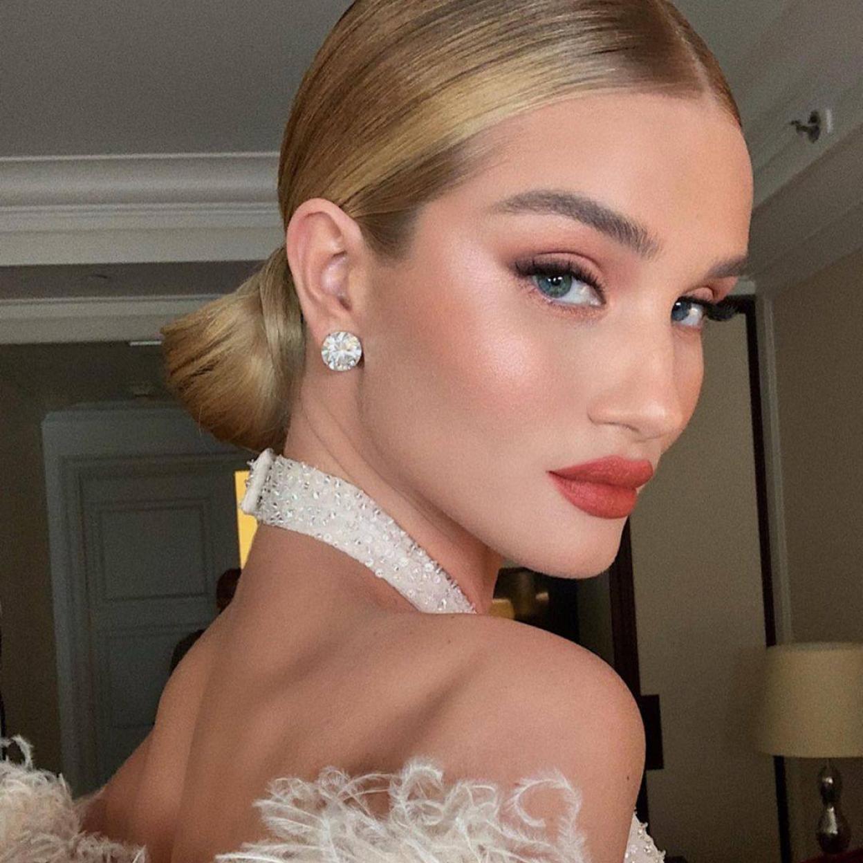 Pincha en la imagen para ver Los mejores sérums con ácido hialurónico por menos de 10 euros que serán tu imprescindible para una piel joven y perfecta