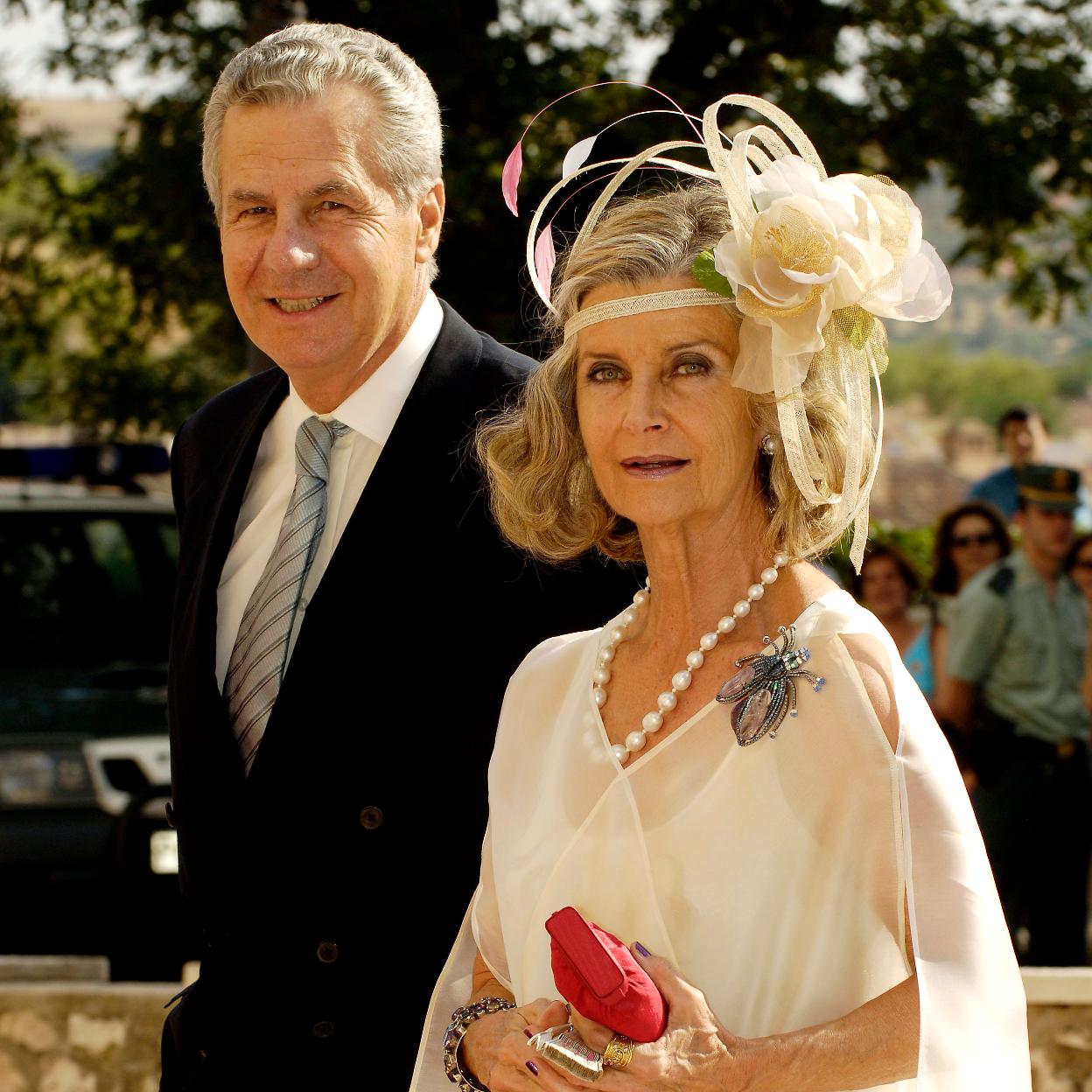 La Casa de Medinaceli no es la única con juicios por herencias: Isabel Hoyos, la duquesa de Almodóvar (amiga del rey Juan Carlos) que tuvo que recuperar su título nobiliario en los tribunales