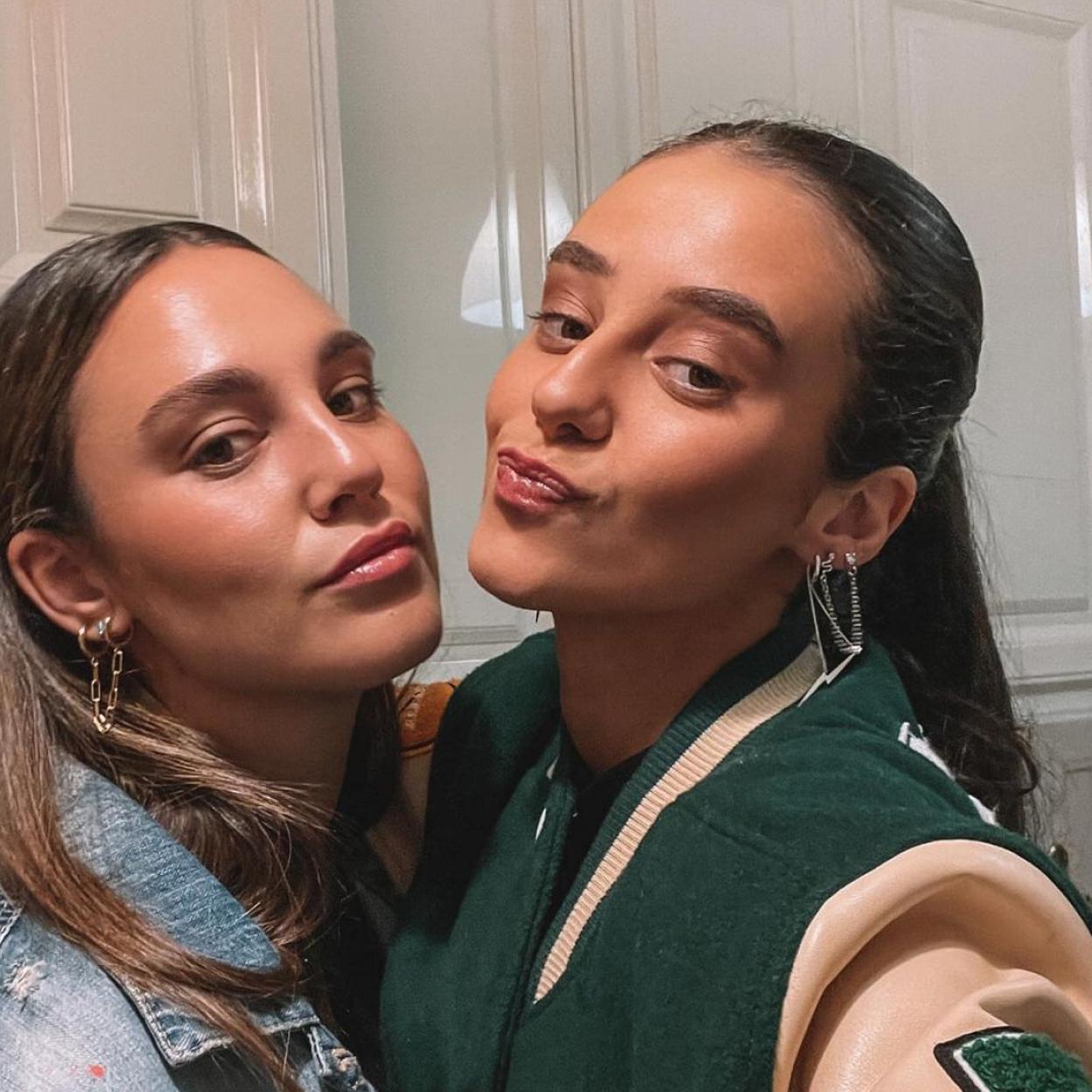 Victoria Federica de Marichalar y Borbón, en una foto reciente con su íntima amiga Rocío Laffón Molina. Pincha en la imagen si quieres ver los mejores looks de Victoria Federica de Marichalar y Borbón.