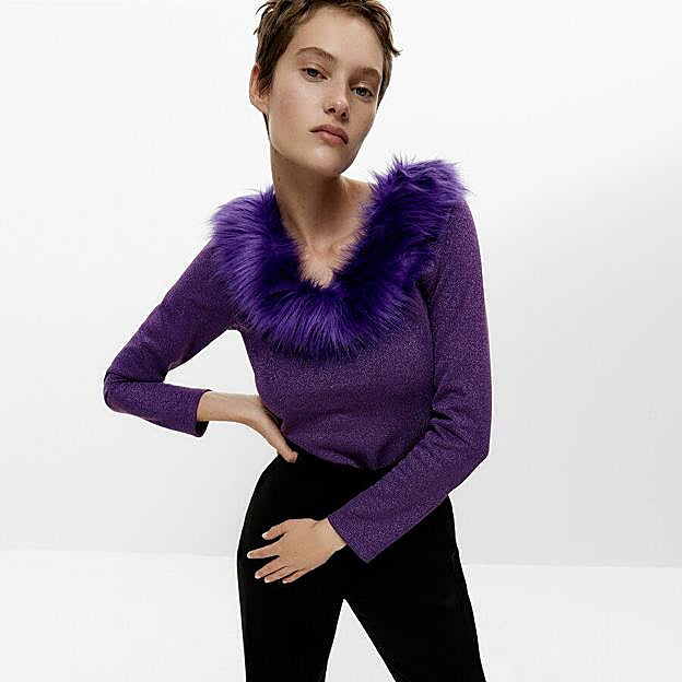 Imagen principal - Estas son las camisetas más elegantes, glamurosas y originales para looks de fiesta (o para el día a día con vaqueros)