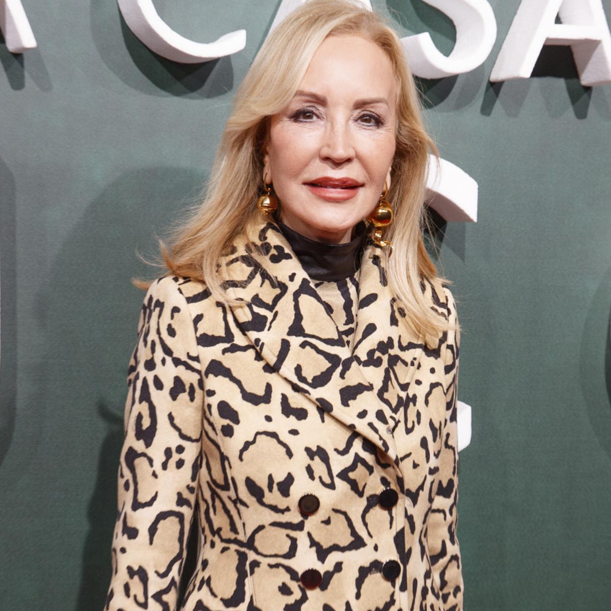 Pincha en la imagen para ver las chaquetas y abrigos que necesitas para un look de fiesta impecable.