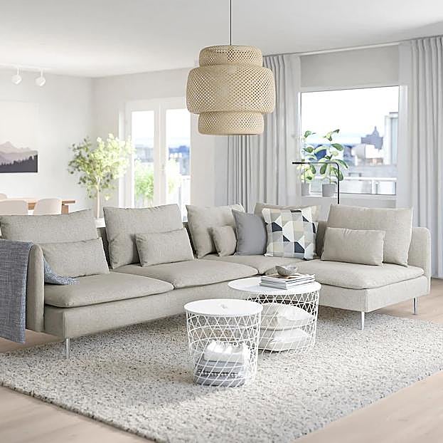 Este sofá con rinonera de IKEA cuesta 1.129 euros.