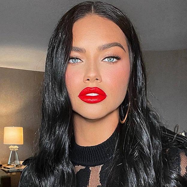 Así es el labial rojo más glamuroso que realza el atractivo y que queremos estas fiestas para brillar con luz propia