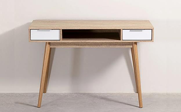 Qué muebles necesitas para montar un despacho en casa: escritorio minimalista de Sklum (149.95 euros).