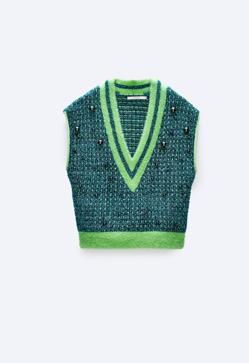 Imagen secundaria 2 - Ficha este cárdigan y este chaleco de punto con perlas que levantan cualquier look: son bonitos, románticos y muy originales