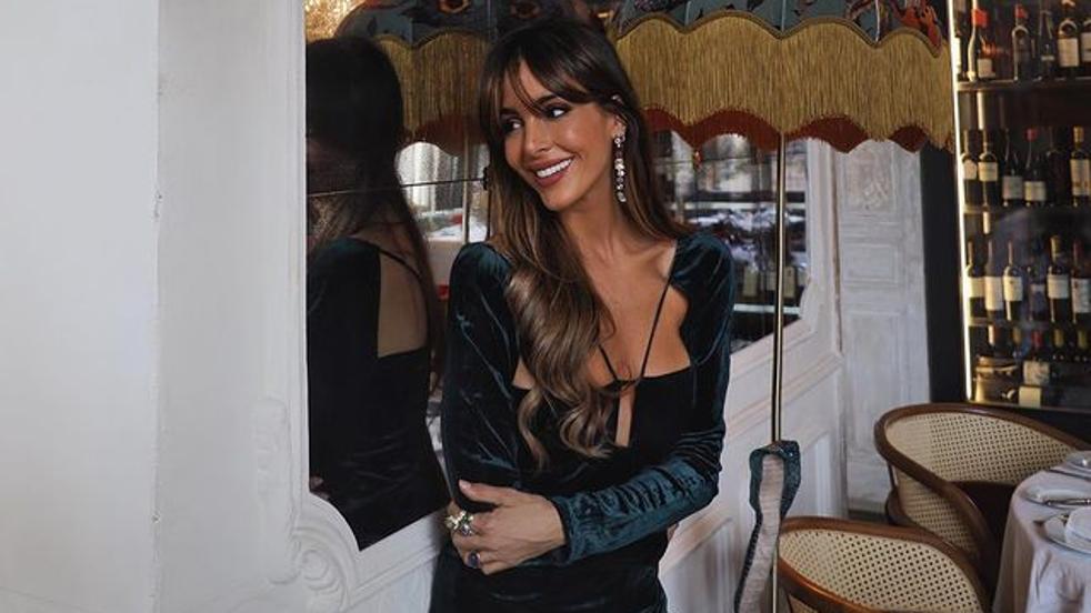 Vestido, falda, blazer... El terciopelo es la tendencia de Navidad favorita y estas prendas tan bonitas te harán ser la mejor vestida