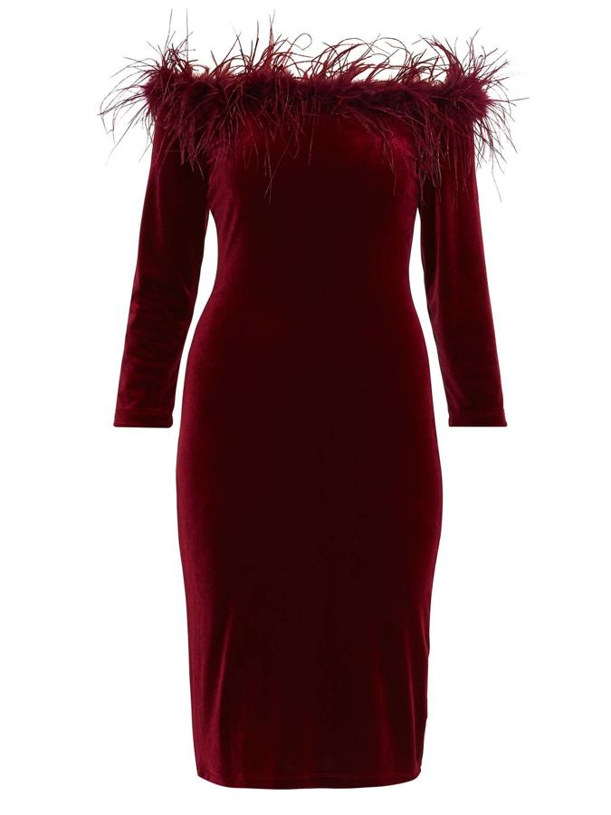 Vestido granate midi con plumas, de Gina Bacconi (96,75 euros en Amazon Fashion).