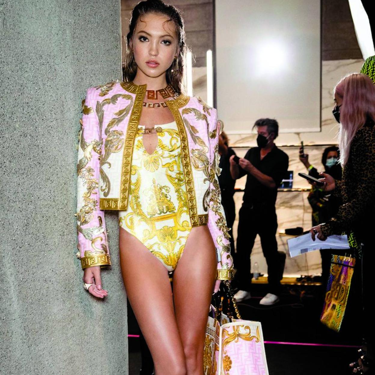 Pincha en la foto para ver los impresionantes diseños son de la nueva colección de H&M que parecen de lujo