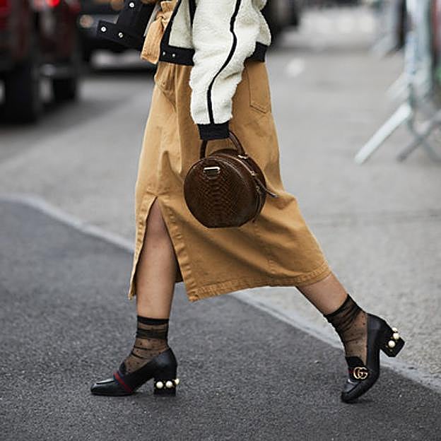 Estos mocasines de tacón cómodo de Primark son los zapatos baratísimos perfectos para un look de oficina impecable