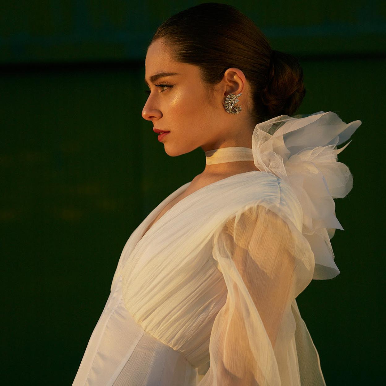 Pincha en la imagen para ver los vestidos asequibles que parecen de alta costura para novias minimalistas, modernas, clásicas o glamourosas.