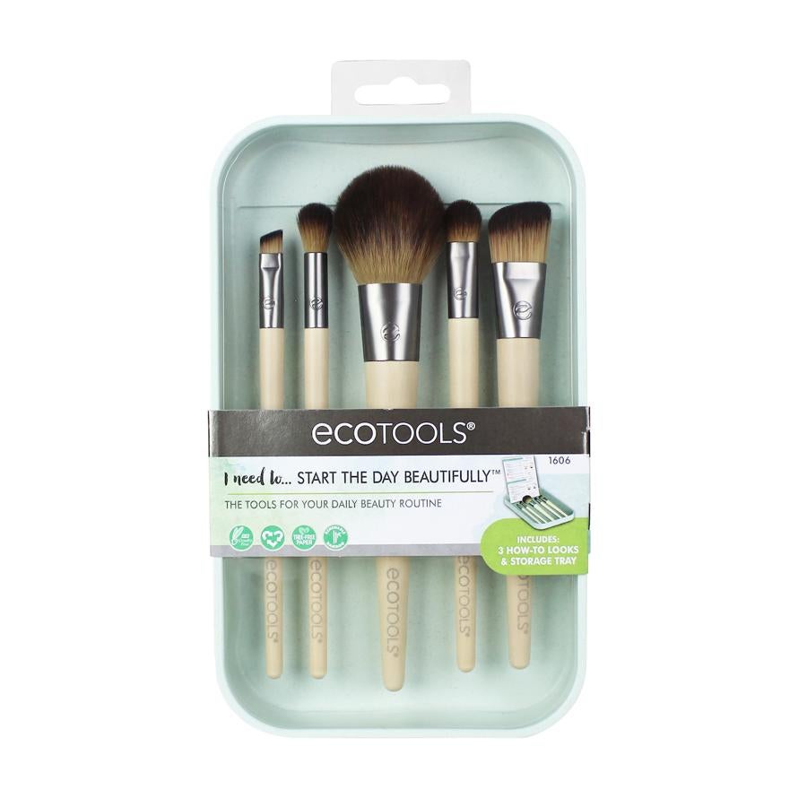 Este juego de brochas está pensado para el maquillaje del día a día. Compuesto por cinco brochas para bases, polvos y sombras, están elaboradas con materiales reciclados y son cruelty free. (14,99 euros).