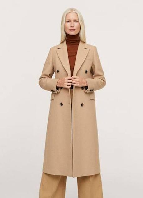 Imagen - El modelo largo con doble abotonadura está disponible en marrón medio y en negro