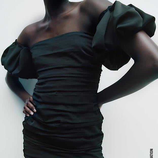 Imagen principal - Para una cena con amigas: 1. Vestido drapeado con mangas abullonadas de Zara (39,99 euros). 2.Vestido rosa satinado con drapeados de Zara. (29,99 euros). 3. Vestido negro midi con aberturas de Mango (49,99 euros). 