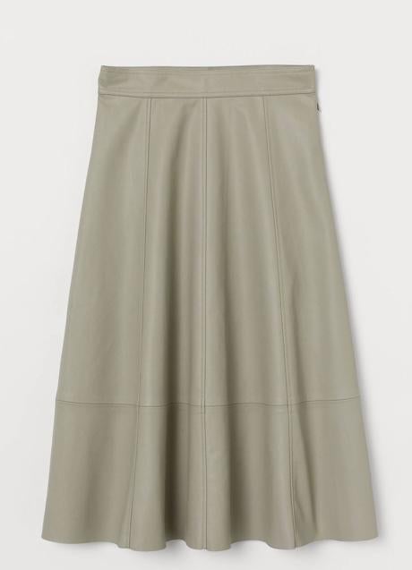 Imagen - El cierre es mediante una cremallera y botones de presión 