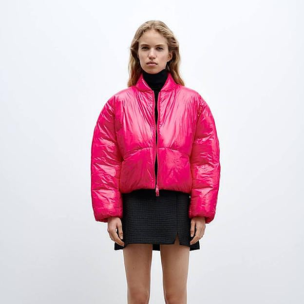 Imagen principal - Este invierno necesitas un romántico abrigo rosa y estos son los más bonitos y favorecedores