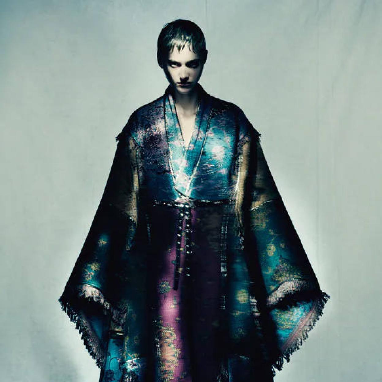 Pincha en la foto para ver otros ponchos, el abrigo más cómodo y estiloso de este otoño-invierno que llega al low cost