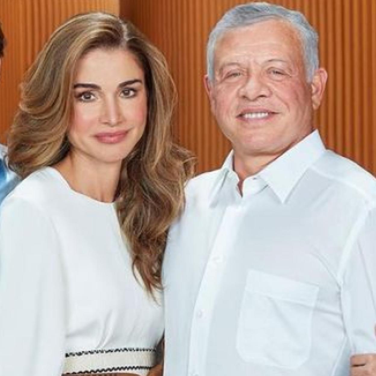Si quieres ver los mejores looks de la reina Rania de Jordania, pincha en la imagen