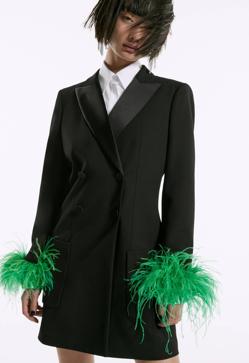 Imagen secundaria 2 - Tipo esmoquin, de terciopelo o lentejuelas: los vestidos blazer más elegantes que necesitas en tus próximos eventos