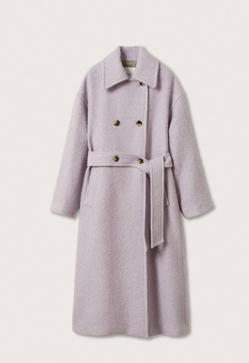 Imagen secundaria 2 - Este es abrigo de Mango con un color super bonito que ha cautivado a las famosas y querrás llevar en todos tus looks