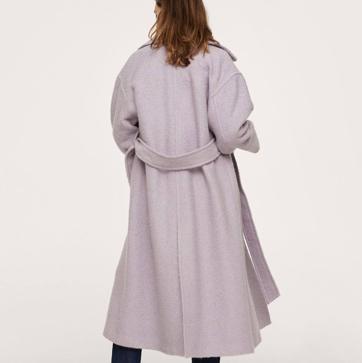 Imagen secundaria 1 - Este es abrigo de Mango con un color super bonito que ha cautivado a las famosas y querrás llevar en todos tus looks