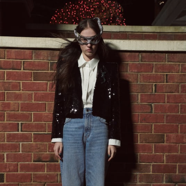 Pincha en la foto para ver los vestidos de fiesta más bonitos de Zara y Bershka.