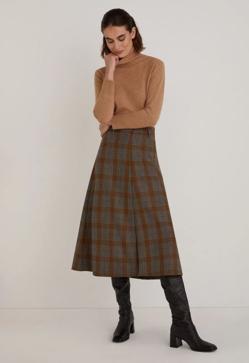 Imagen secundaria 2 - Falda midi de cuadros, el truco de las royals para conseguir un look perfecto que hemos encontrado baratísimo en El Corte Inglés y Mango