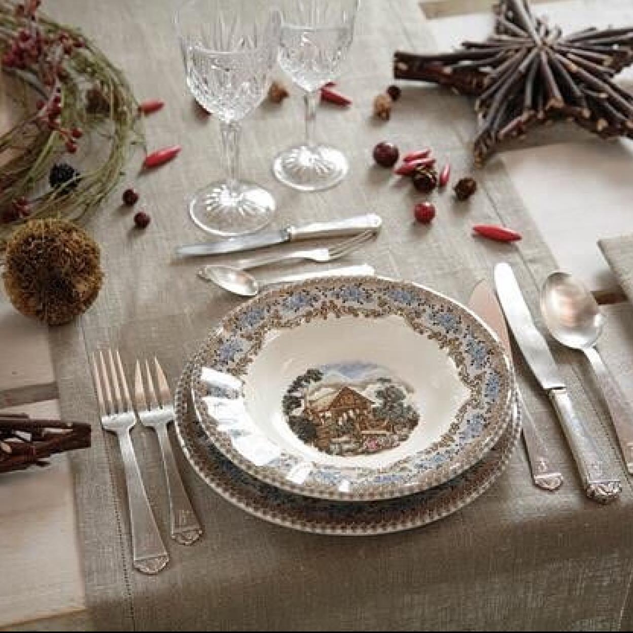 Vajilla de la colección Viejo Molino, de La Cartuja de Sevilla