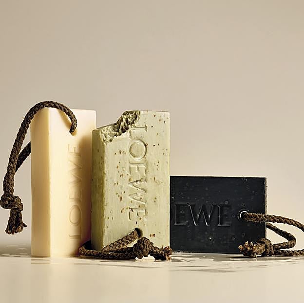 LOEWE Home Scents Soap Collection. En Perfumes Loewe y El Corte Inglés por 40 euros.