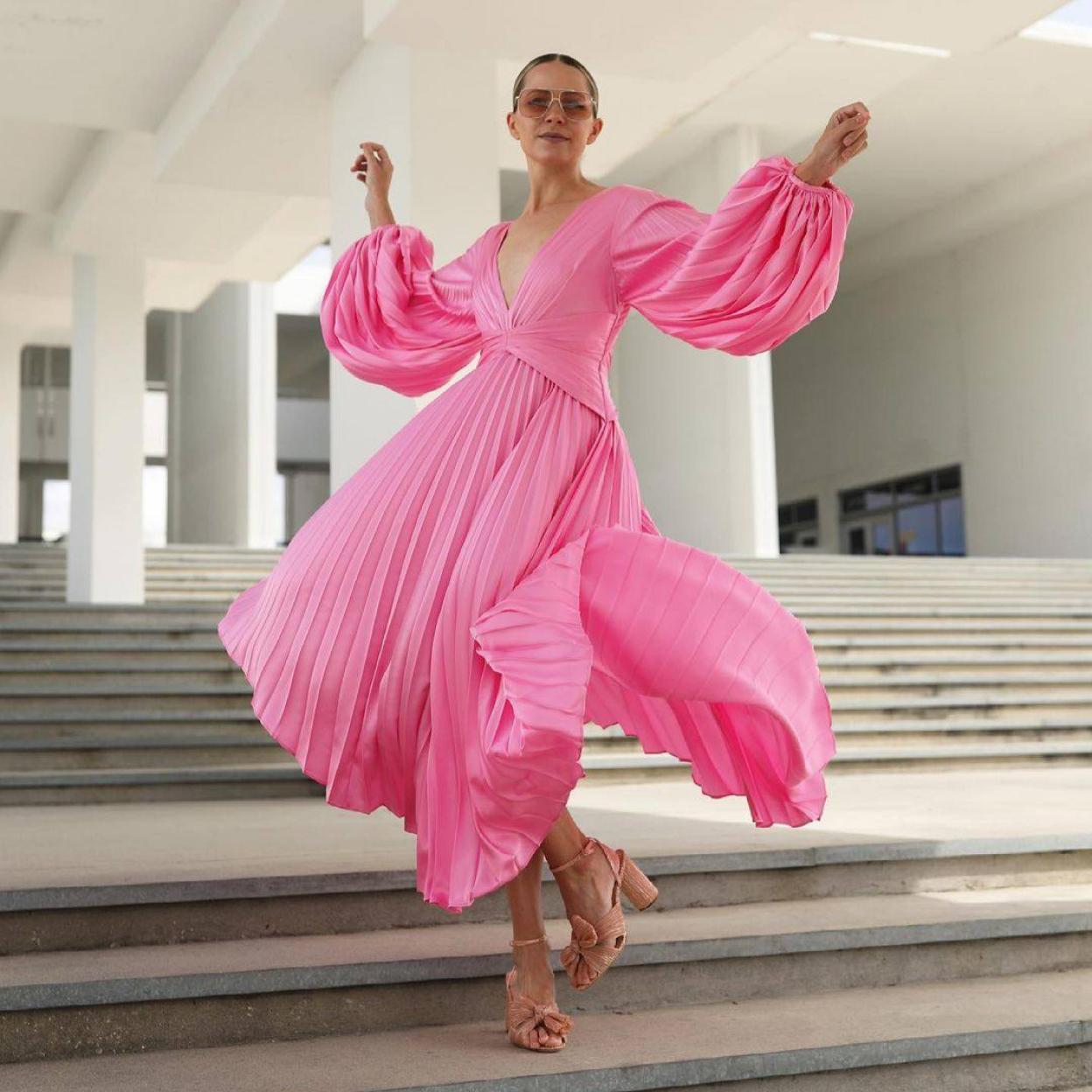 Pincha en la imagen para ver Es indiscutible, las camisas más bonitas del momento están en la nueva colección de Zara (y no sabemos con cuál quedarnos)