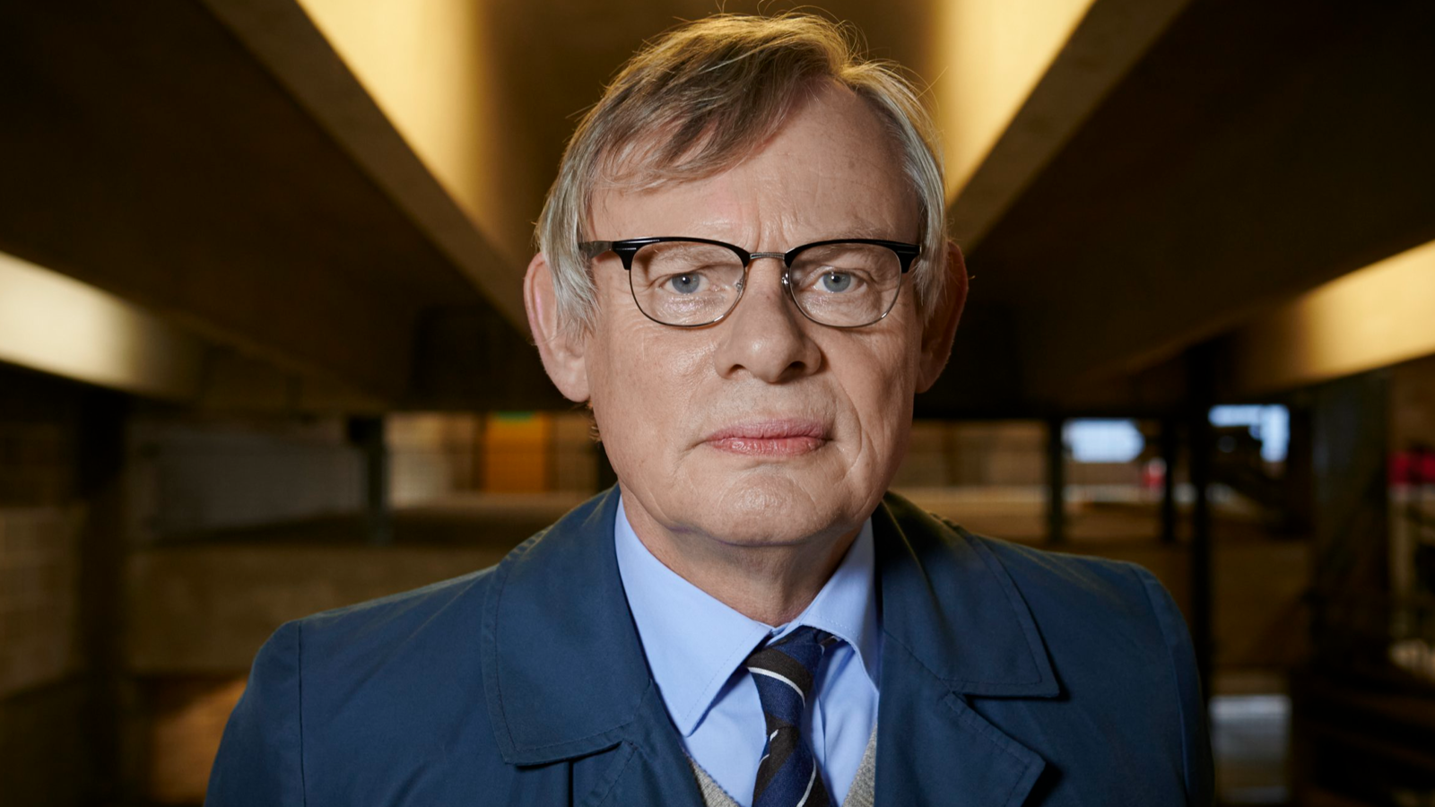 El ganador del BAFTA Martin Clunes retoma al personaje del detective Colin Sutton para dar caza a un violador que está atemorizando a una comunidad de ancianos al sureste de Londres.