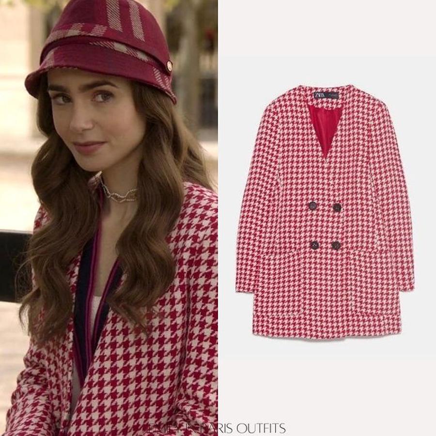 Abrigo de estampado pata de gallo en color rosa fucsia.