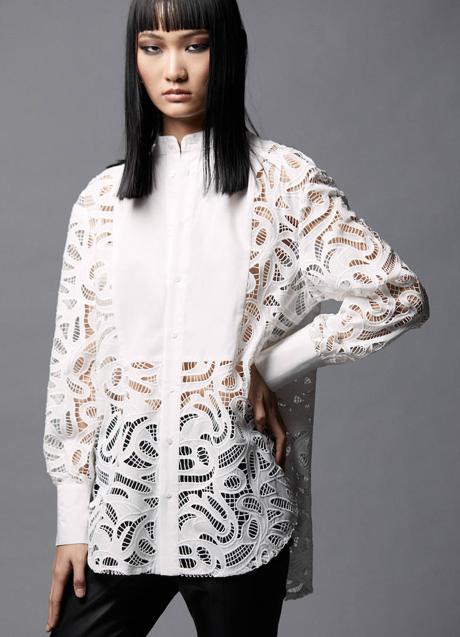 Imagen - La camisa está confeccionada con un tejido que contiene algodón