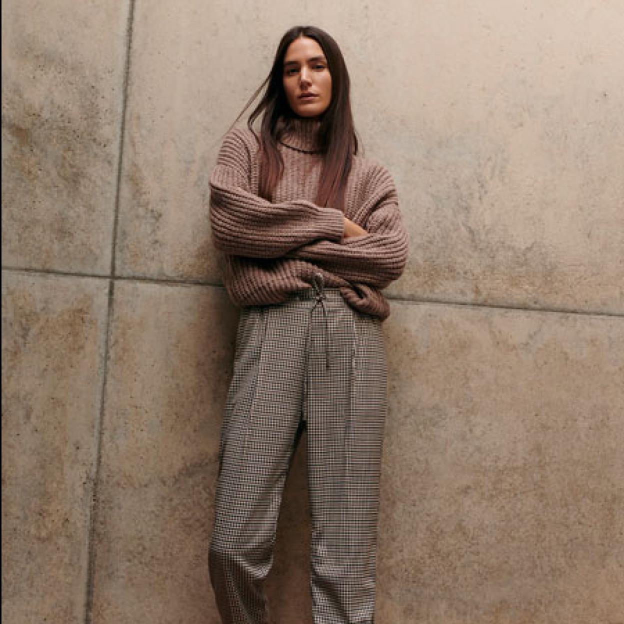 Pincha en la imagen para descubrir los pantalones estampados perfectos para romper con la monotonía de los looks de invierno