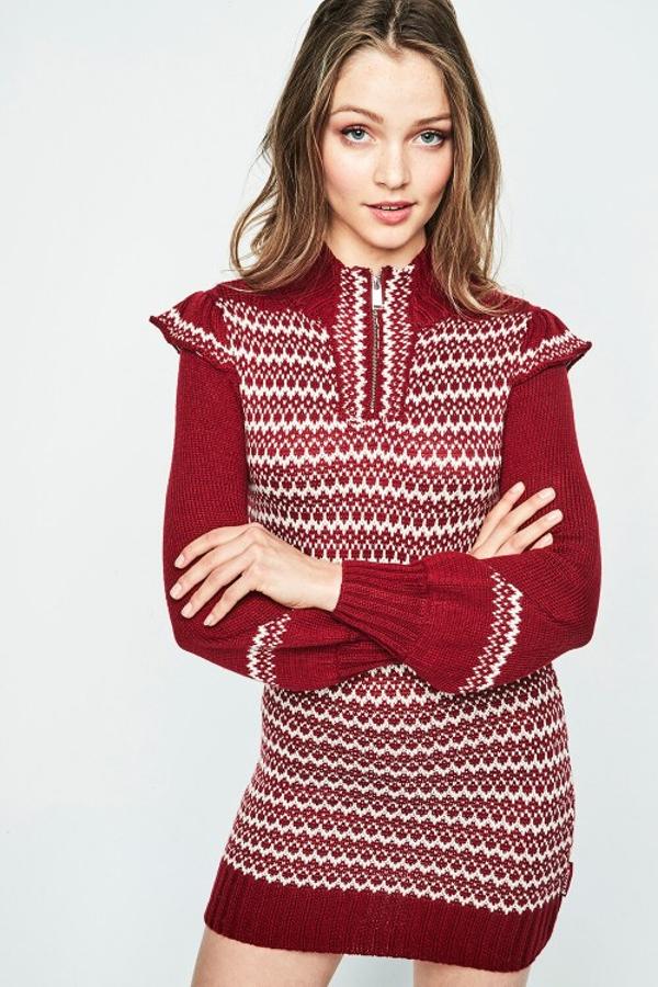 Corto, con volantes y de inspiración Lopi, de Highly Preppy (de 120 euros a 84 euros).