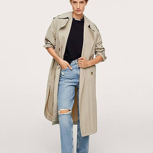 Imagen principal - Vaqueros, camisa y americana: dos looks elegantes con básicos de armario que puedes comprar en rebajas y solucionarán tus problemas de estilismo a diario