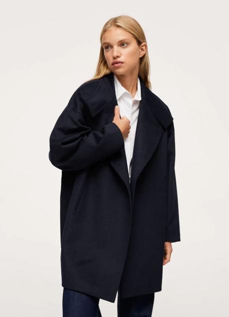 Imagen - Abrigo oversize de Mango con cuello chimenea, rebajado a 59.99 euros.